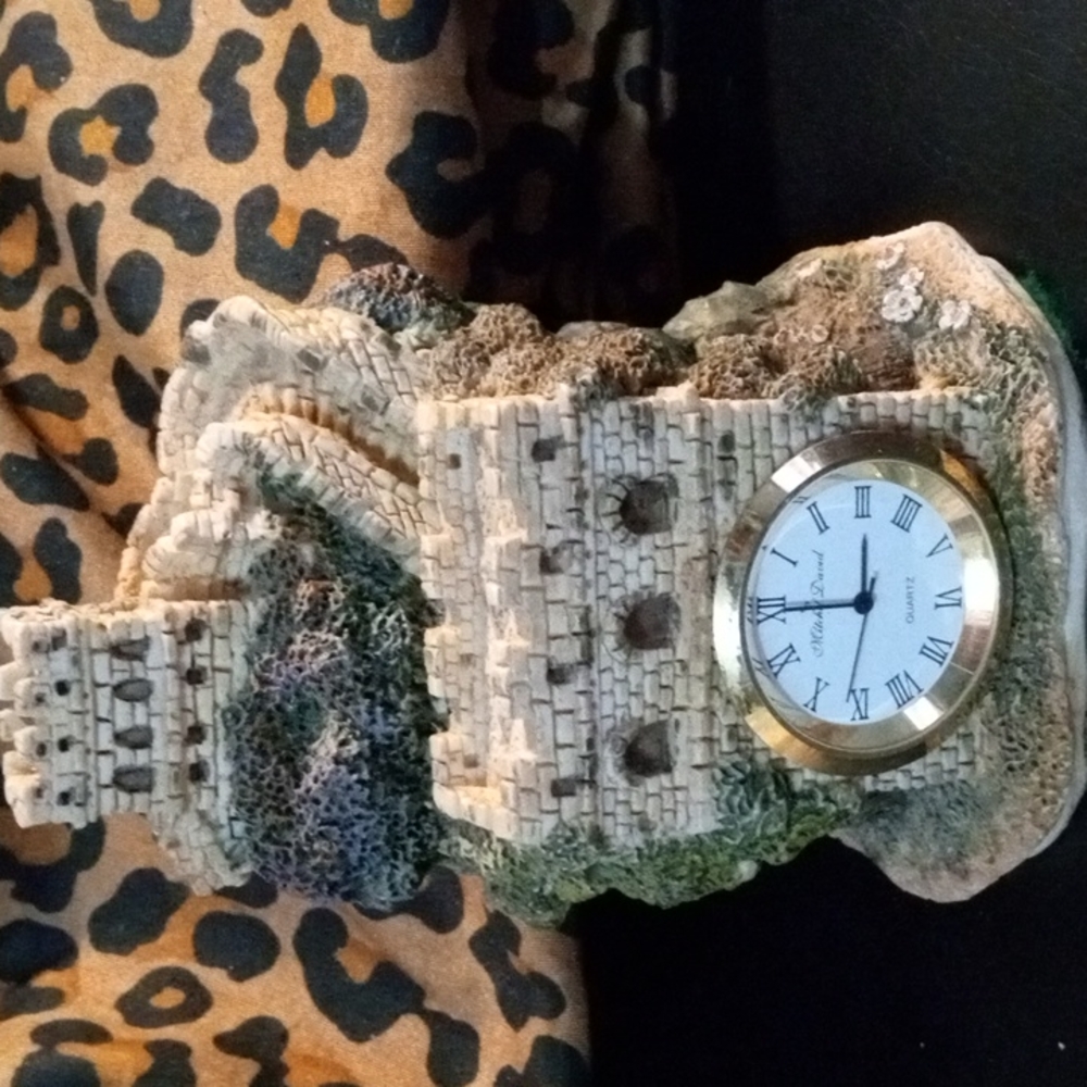 David Mitchel Bone Clock timepiece in sculpture Game of Thrones Art.